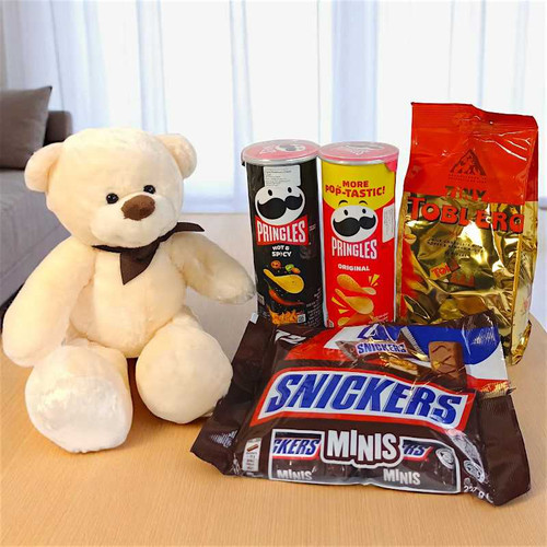 Chocolates with Pringles & Teddy JNK-3878
