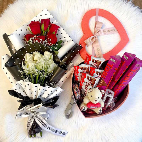 Sweet & Elegant Gift Set with Flowers, Chocolates And Keepsakes NKS-881