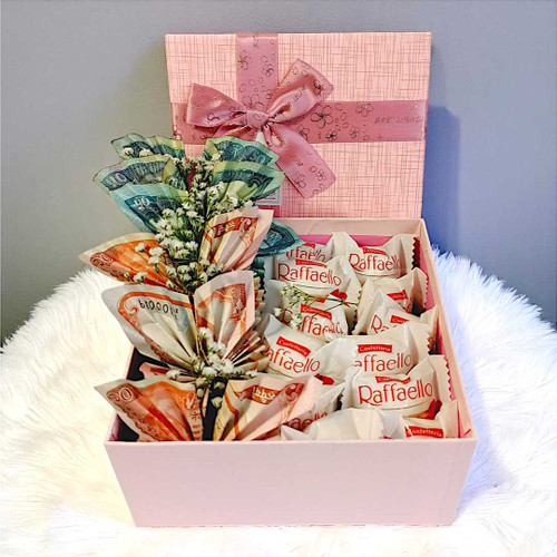 Premium Box with Raffaello & Money Bouquet JNK-3952