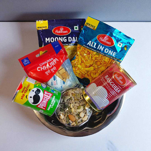 Snacks Gift with Dry Nuts & Rasgulla