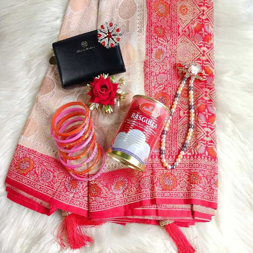 Kanjivaram Silk Saree with Women Accessories Gift Set JNK-4248