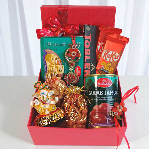 Bhaiya Bhabhi Rakhi Gift with Ganesh Statue & Mithai JNK-4291