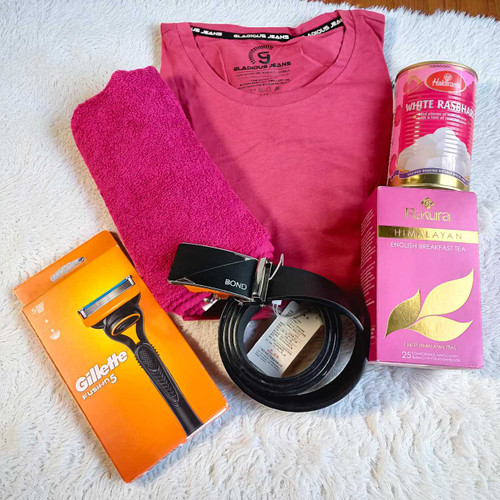 T-Shirt, Accessories & Gillette Gift Combo for Him JNK-4502