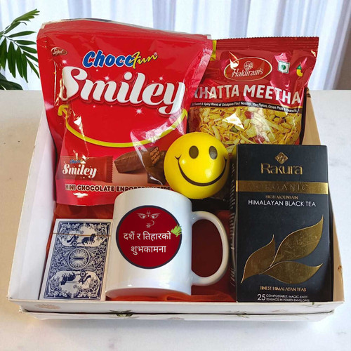 Festive Gift Box : Playcards, Printed Mug, Squeeze Ball and Delight Snacks
