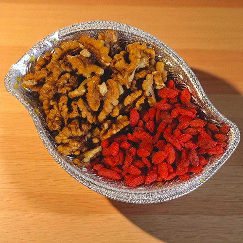 Walnuts & Goji Berries Gift Tray JNK-4678
