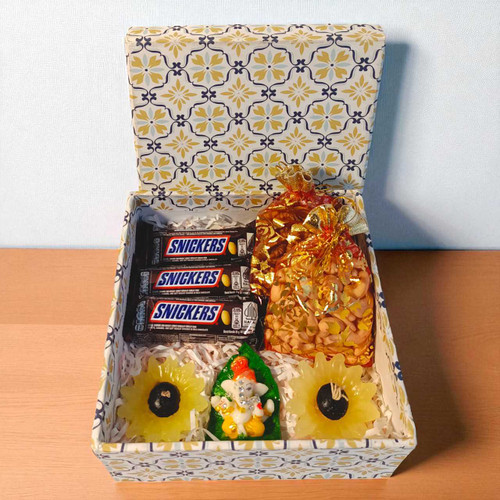 Sweet & Nutty With Mini Lord Ganesh In Box SK-928