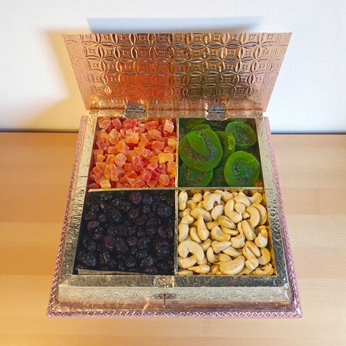 Assorted Dry Fruits & Nuts Gift Box JNK-4815