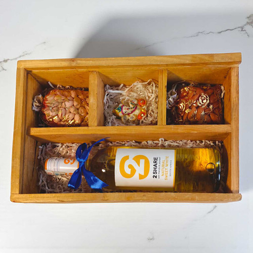 Dashain Celebration Gift Box with White Wine 750ml & Dry Nuts JNK-4827