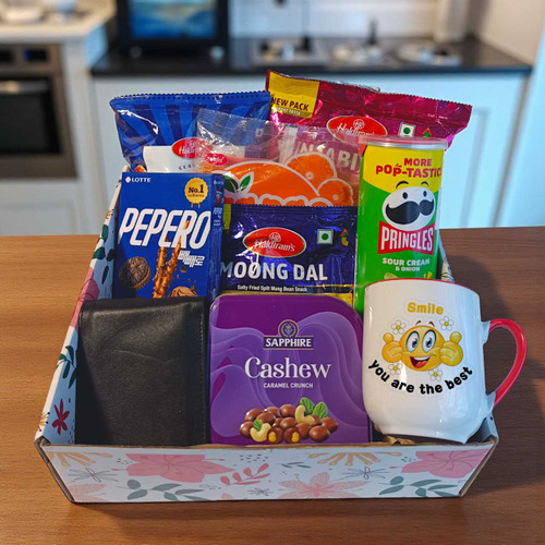 Snacks Gift Box with Wallet & Mug JNK-4839