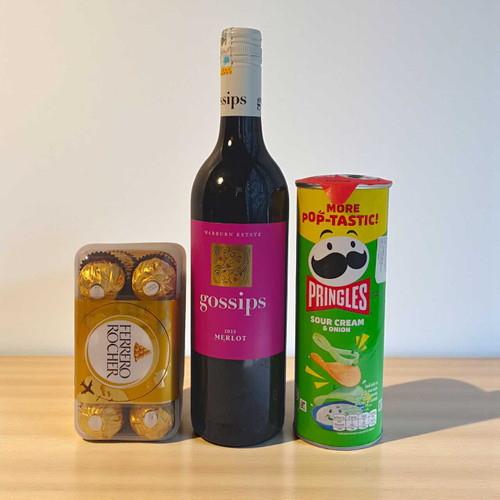 Snacks & Wine 750ml Gift Combo JNK-4854