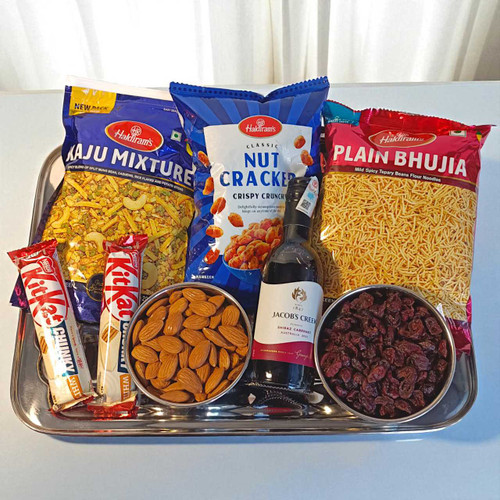 Crunchy Namkeen Festive Delights With 187ml Red Wine SK-975