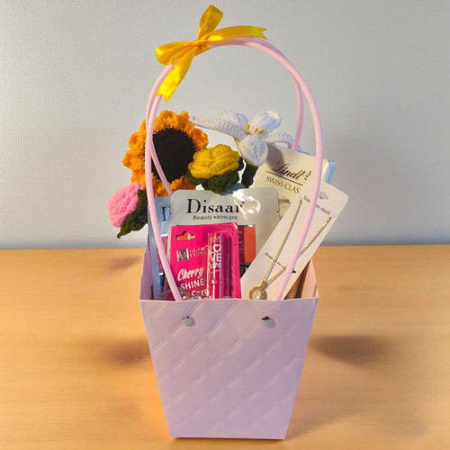 Crochet Flowers and Beauty Essentials Gift Set For Her BPL-515 Crochet Flowers and Beauty Essentials Gift Set For Her BPL-515