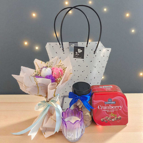 Crochet Bloom & Delight Gift Hamper For Her BPL-527