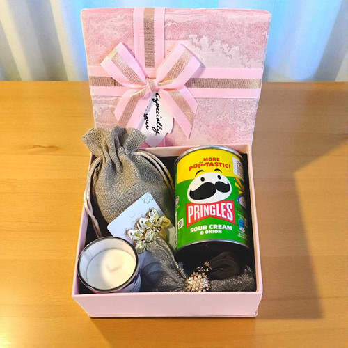 Chocolates, Style & Glow Box for Her JNK-5030 Chocolates, Style & Glow Box for Her JNK-5030
