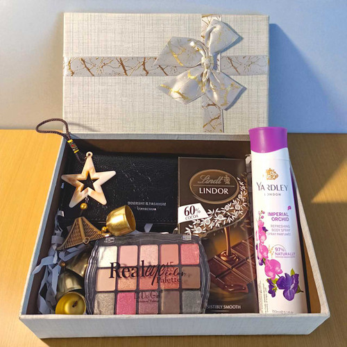 Elegant Gift Hamper for Her With Beauty Accessories & Chocolate SK-1045