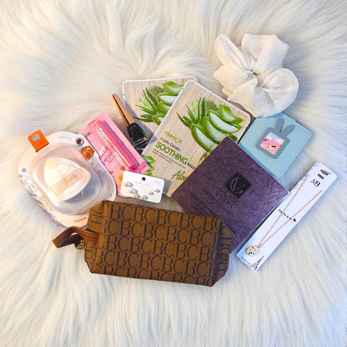 Glam & Glow Essentials Hamper For Her SPM-53