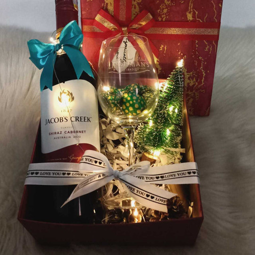 Holiday Wine Celebration Set With Glass & Festive Décor JSR-605