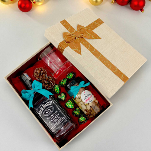 Christmas Gift Box with Whiskey 750ml & Dry Nuts JNK-5222