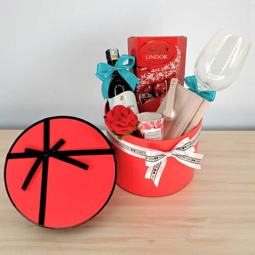 Stylish Celebration Gift Set for Her with Wine & Chocolates JNK-5235