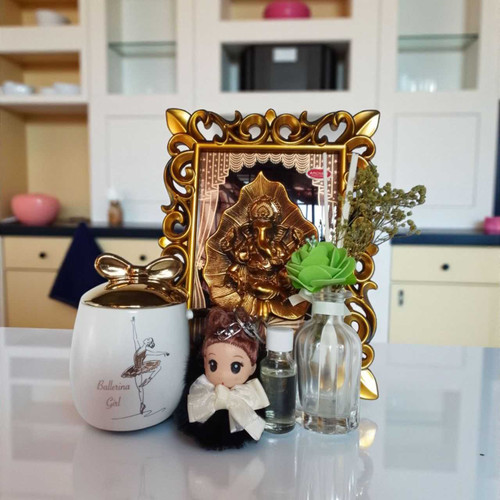 Grace & Charm Gift Set: Mug, Keyring, Diffuser & Ganesh Frame SPM-99