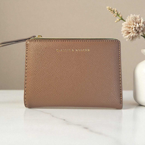 Chic Wooden Brown Purse Combining Classic and Modern Style BG-1526