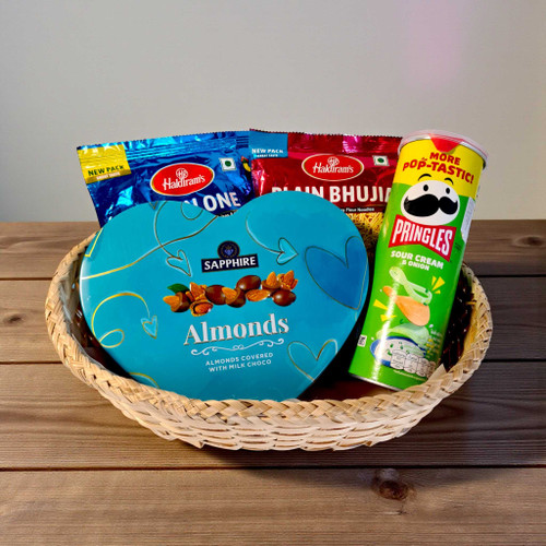Snack Lover’s Gift Basket: A Perfect Blend of Taste & Joy: SK-1100