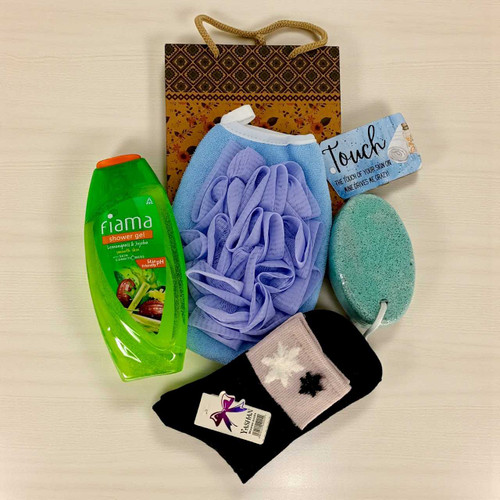 Sensory Touch Gift Combo – Shower Essentials & Cozy Socks for Her JNK-5362