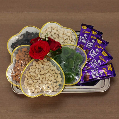 Premium Nuts, Chocolates & Roses Gift Tray JNK-5364