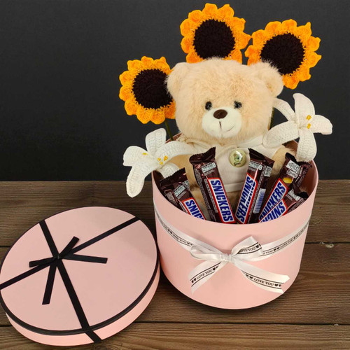 Crochet Blooms & Teddy Gift Box SK-1165