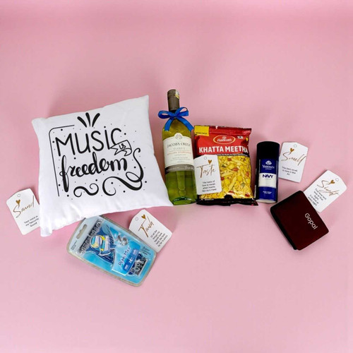 Men’s 5 Senses Gift Hamper with White Wine & Snacks JNK-5417