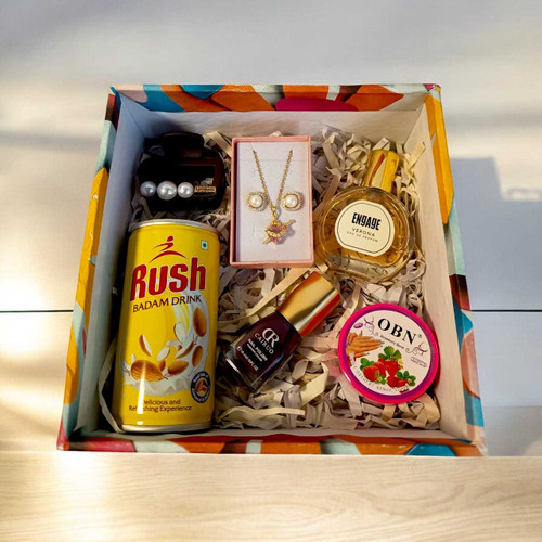 Opulent Treats with Stylish Essentials For Her SK-1289