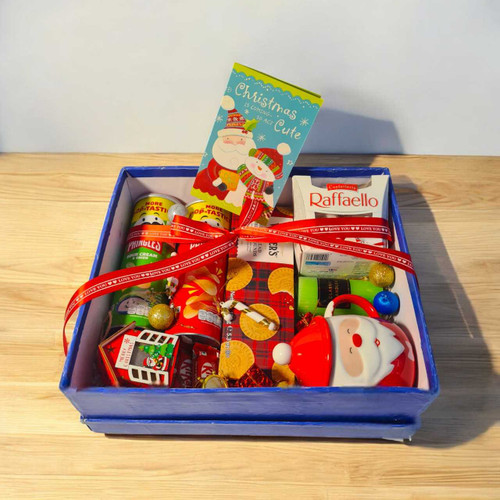 Christmas Gift Box with Snacks & Mug JNK-5702