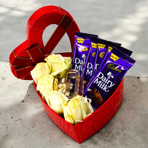 Yellow Roses & Chocolates Gift Box with Hair Clip SPM-419