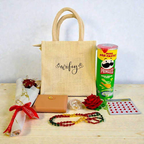 Special Love Gift Set For Wify With Beauty Accessories With Roses Bouquet SK-1532