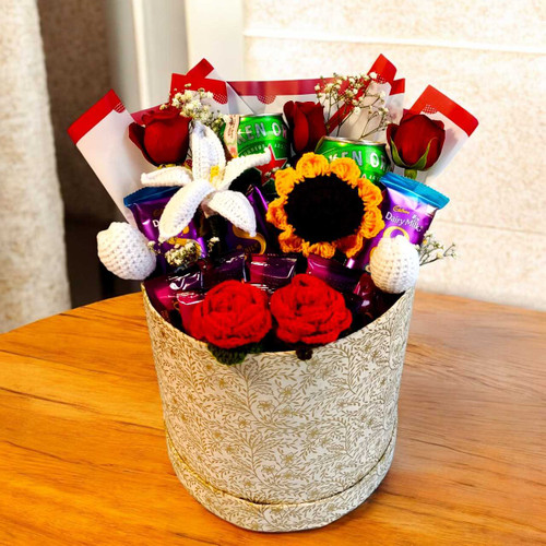 Joyful Surprise Box: Beers, Crochet Flowers, Roses & Chocolates JNK-6033