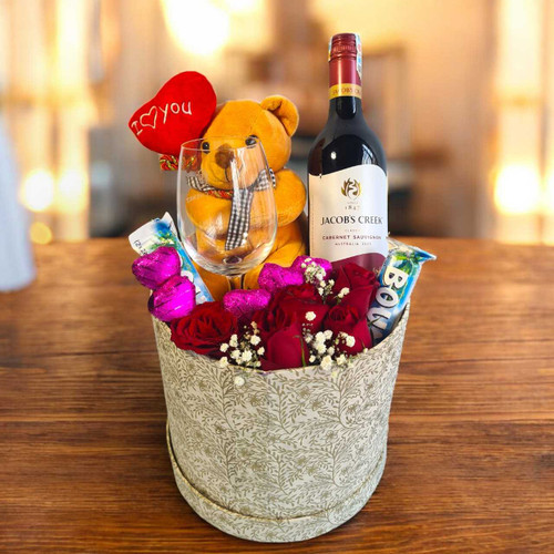 Love Celebration Box with Red Wine & Teddy JNK-6045