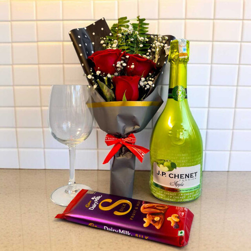 Rose Bouquet with Red Wine & Chocolate JNK-6231
