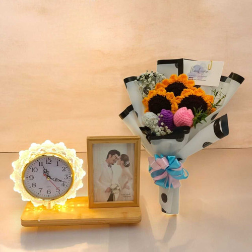 LED Photo Frame & Crochet Flowers Bouquet Set BPL-859