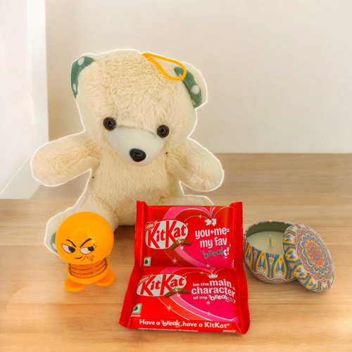 Cozy Moments Gift with Teddy, Candle & KitKat JNK-6292