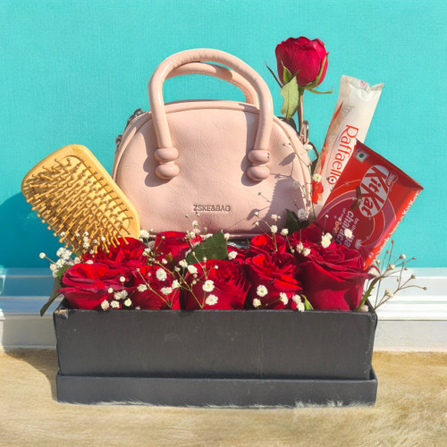 Graceful Style Gift with Roses & Hand Bag for Her