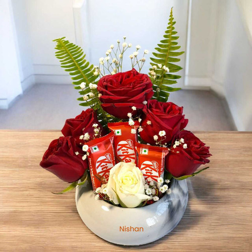 Roses with Chocolates in a Personalized Pot JNK-6301