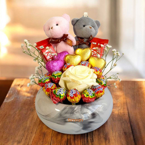 Personalized Gift Pot with Teddy Keyring & Chocolates JNK-6303