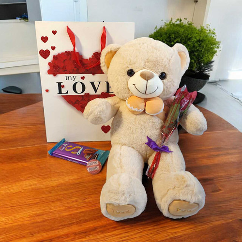 Romantic Badge, Teddy & Chocolate Hamper BPL-893