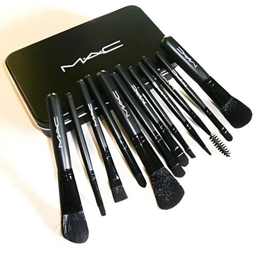 MAC 12-Piece Makeup Brush Set With Box