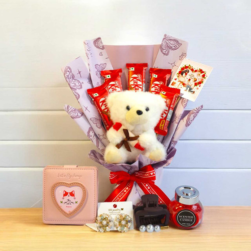 Chocolate & Teddy Keyring Bouquet with Accessories Gift SPM-560