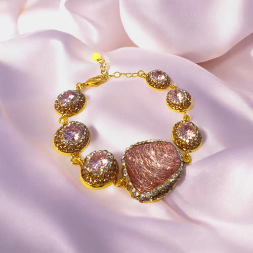 Luxury Gold-Tone Bracelet Featuring Purple Gemstone with Clear Elegant Gold-Tone Bracelet Featuring Purple Gemstone with Sparkling Crystals Bala-12