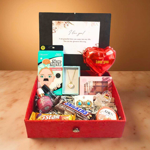 Love Gift Box with Beauty Accessories & Chocolates for Her JNK-6453