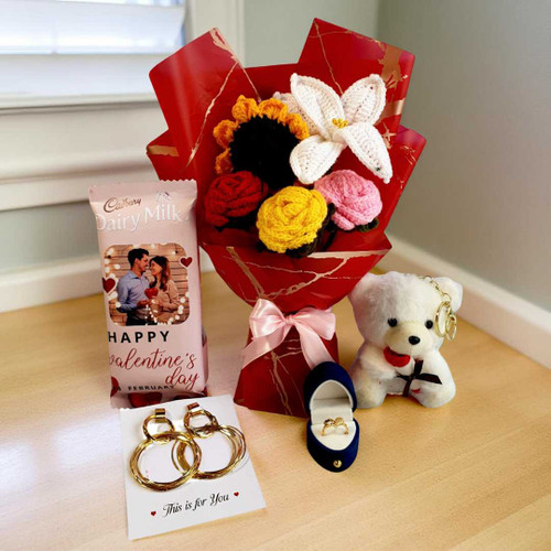 Heartfelt Gift Hamper with Jewellery, Teddy & Crochet Flowers Bouquet SK-1785