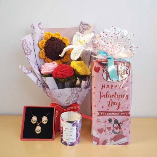 Romantic Crochet Bouquet & Jewellery Hamper JNK-6467