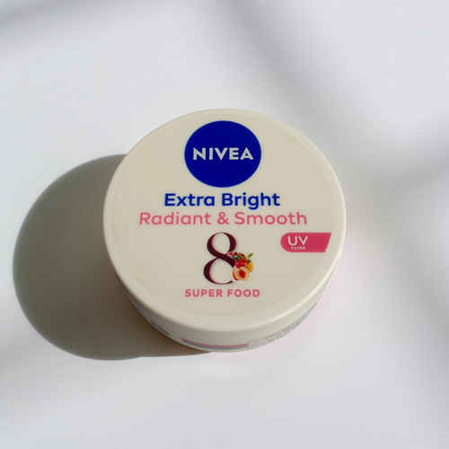 NIVEA Extra Bright Radiant & Smooth 8 Super Food UV Cream 100ml